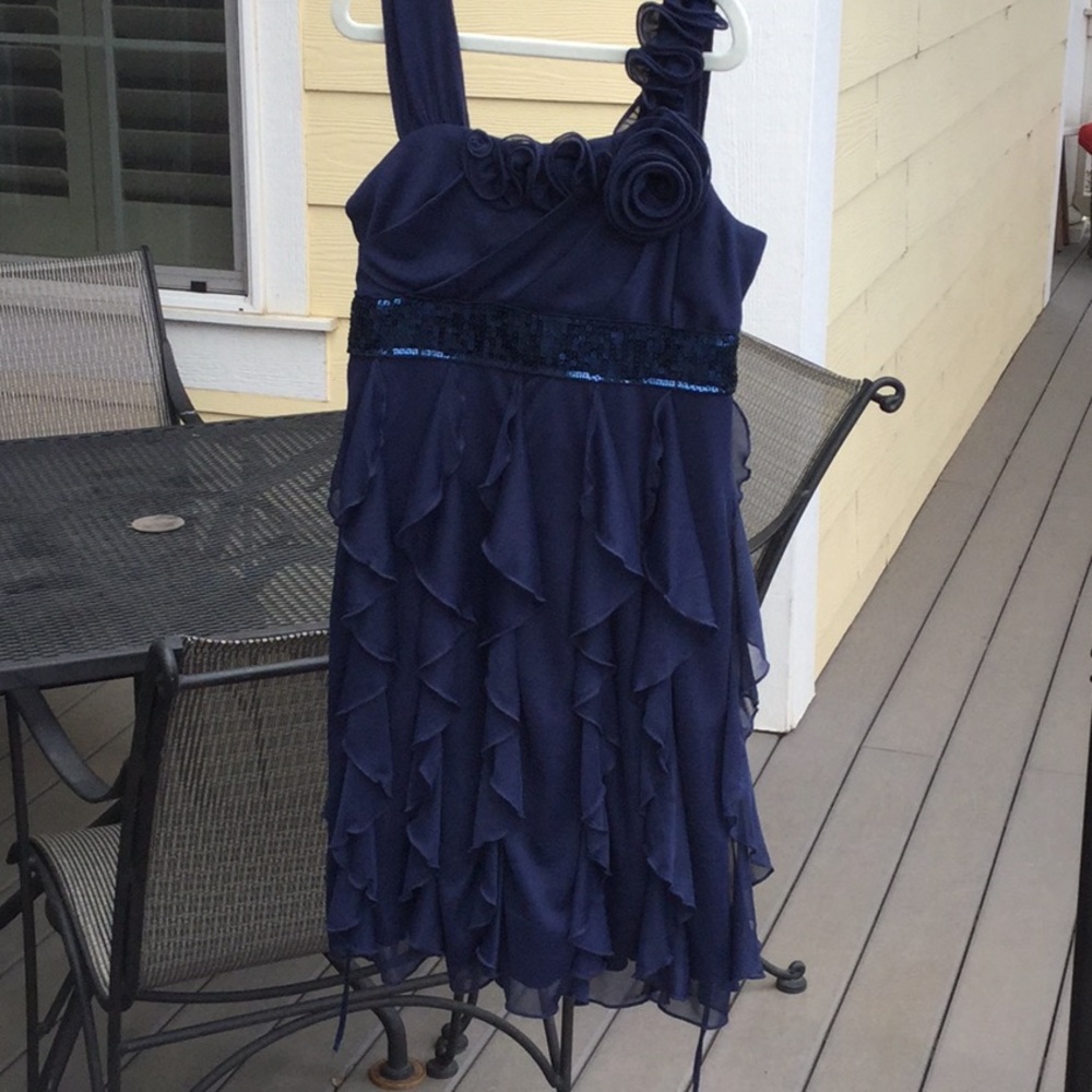 Navy blue little girl dress. Floaty, flowy, fun!